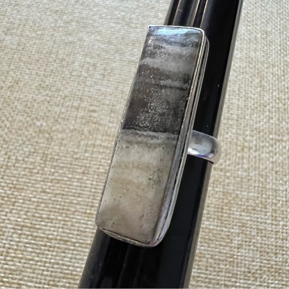 New Zebra Laguna Calcite Stone Silver Overlay Ring Size 6.25 - Picture 2 of 7